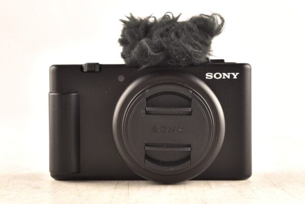 Sony Zv-1F 20.1Mp 4K F/2 Vlogging Digital Camera - Black - Image 3