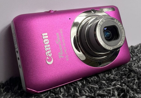 Canon Powershot Elph100Hs 12.1Mp Digital Camera With 4X Zoom - Image 3