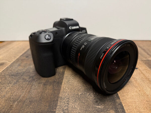 Canon Eos R With 17-40Mm Ef Lens And Canon Ef Adapter - Bag Included!