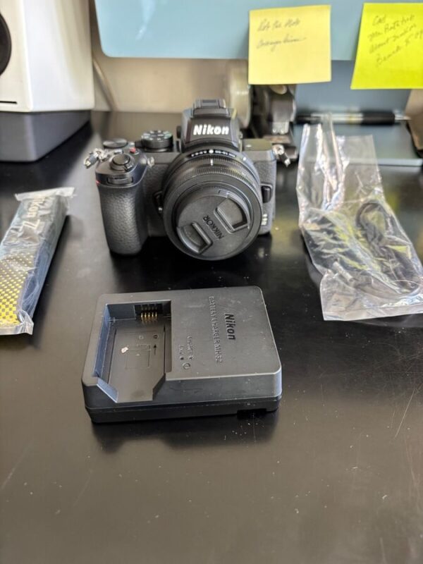Nikon Z 50 20.9Mp With 16-50Mm Vr Lens Kit Mirrorless Camera - Black