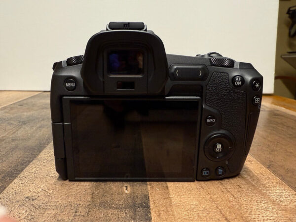 Canon Eos R With 17-40Mm Ef Lens And Canon Ef Adapter - Bag Included! - Image 4