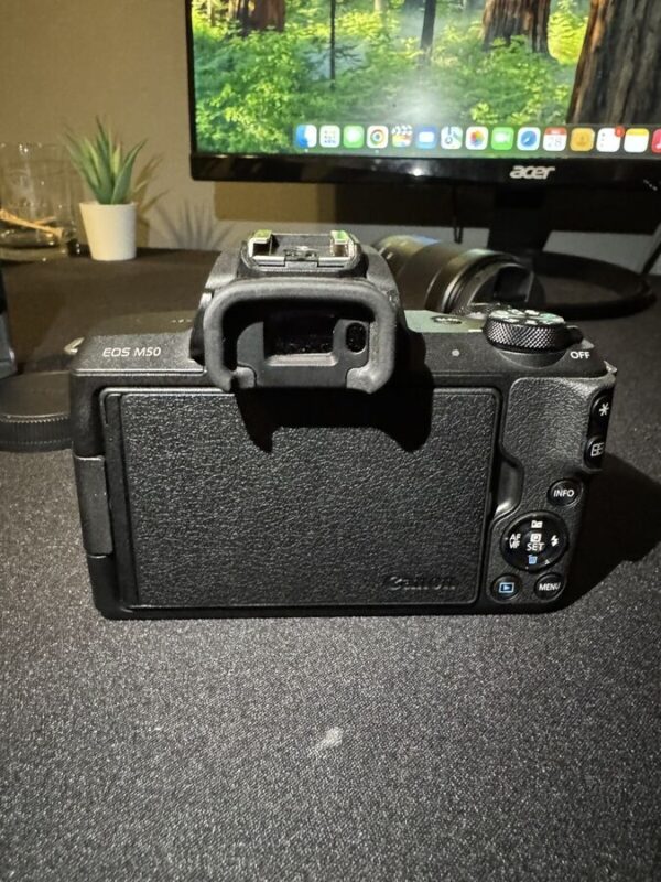 Canon Eos M50 Mirrorless Camera - Black (15-45Mm & 55-200Mm Lens) Mint Cond. - Image 3