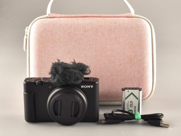 Sony Zv-1F 20.1Mp 4K F/2 Vlogging Digital Camera - Black