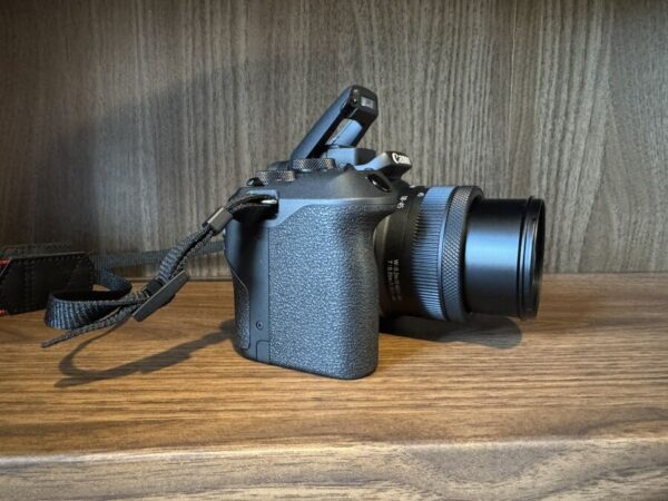 Canon Eos R10 Mirrorless Camera With Rf-S 18-45 F/4.5-6.3 Is Stm Lens - Black - Image 8