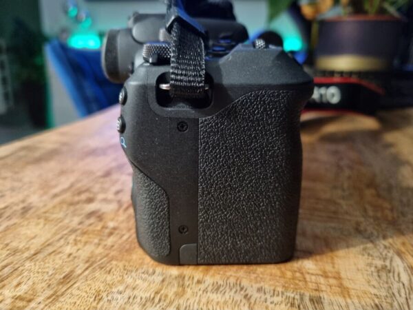 Canon Eos R10 24Mp Mirrorless System Camera - Black (Body Only) Mint Condition - Image 5
