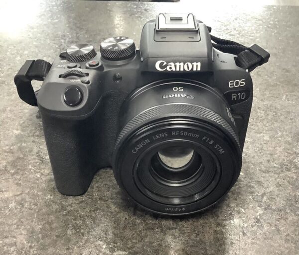Canon Eos-R10 Mirrorless Camera - Image 2