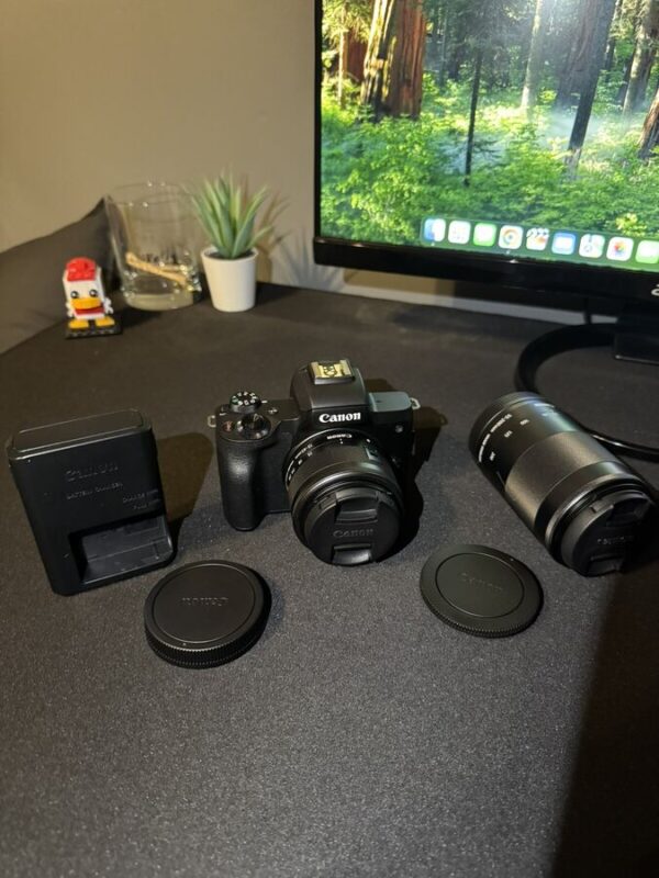 Canon Eos M50 Mirrorless Camera - Black (15-45Mm & 55-200Mm Lens) Mint Cond.