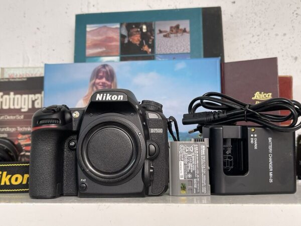 Nikon D7500 D 7500 Slr Film Camera Dx Slr Camera 20.9 Mp Body Near Mint Condition - Image 2