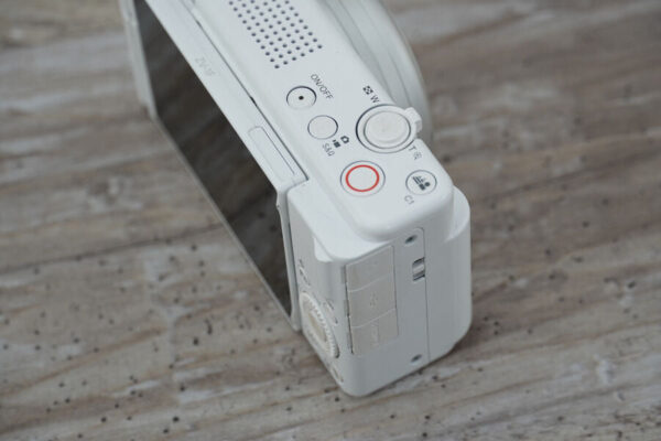 Sony Zv 1F Vlog Camera For Content Creators And Vloggers White - Image 6