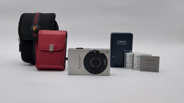 Canon Powershot Digital Elph Sd1000 / Ixus 70 Digital Camera Bundle!