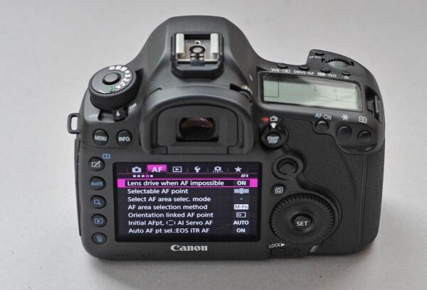 Canon Eos 5Dsr 50.6Mp Digital Slr Camera Body - Image 8