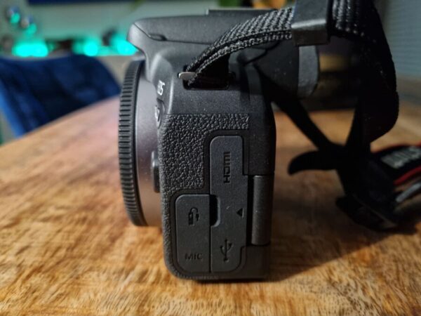 Canon Eos R10 24Mp Mirrorless System Camera - Black (Body Only) Mint Condition - Image 2