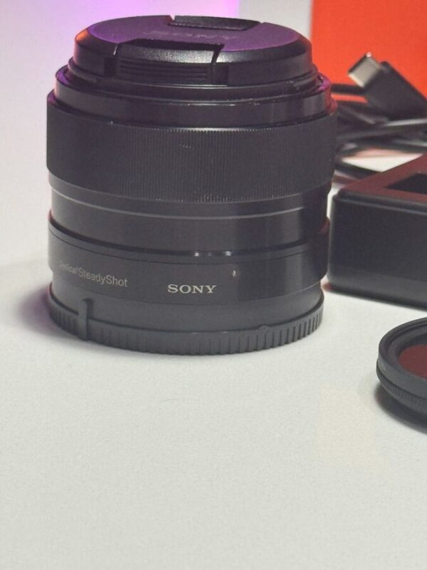 Sony Zv-E10 + Sony 35Mm 1.8 + Samyang 24Mm 2.8 + Accessories - Image 5
