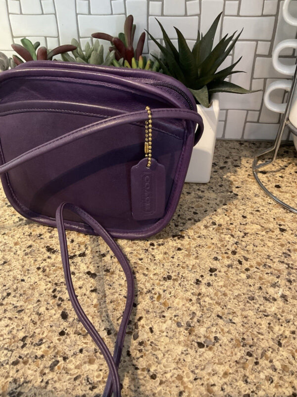 COACH VINTAGE HADLEY ZIP LEATHER CROSSBODY 9935 USA Purple - Image 2