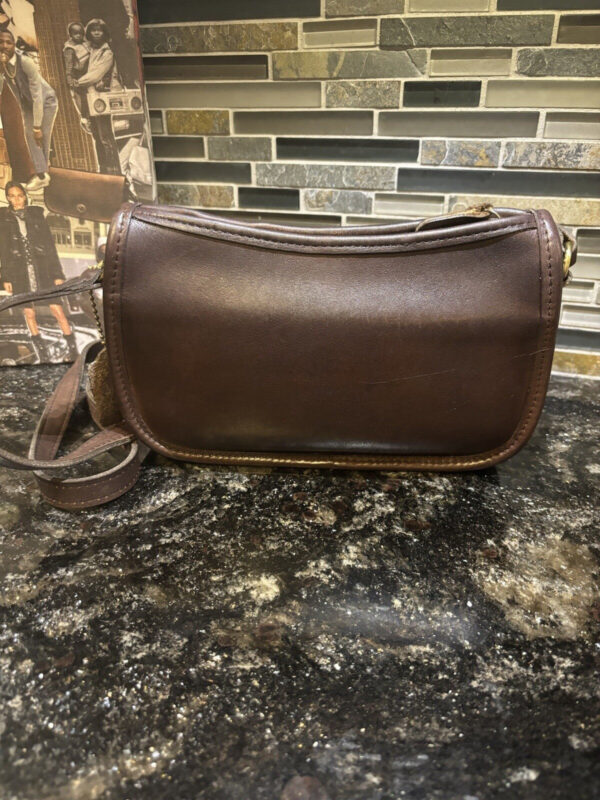 Vintage Coach Leather Zippered Wendie Swinger Crossbody 9031 Mahogany Brown - Image 2